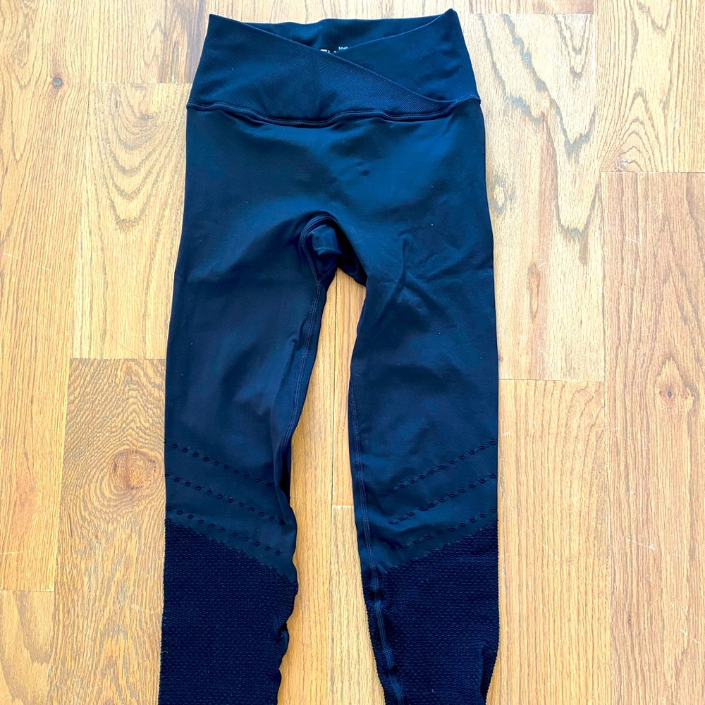 SHEFIT Black Capri leggings small